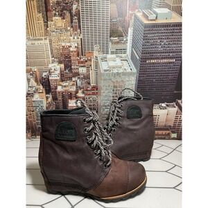 Ladies Sorel Brown Suede Round Toe Waterproof Insulated Winter Boots Size: 8.5